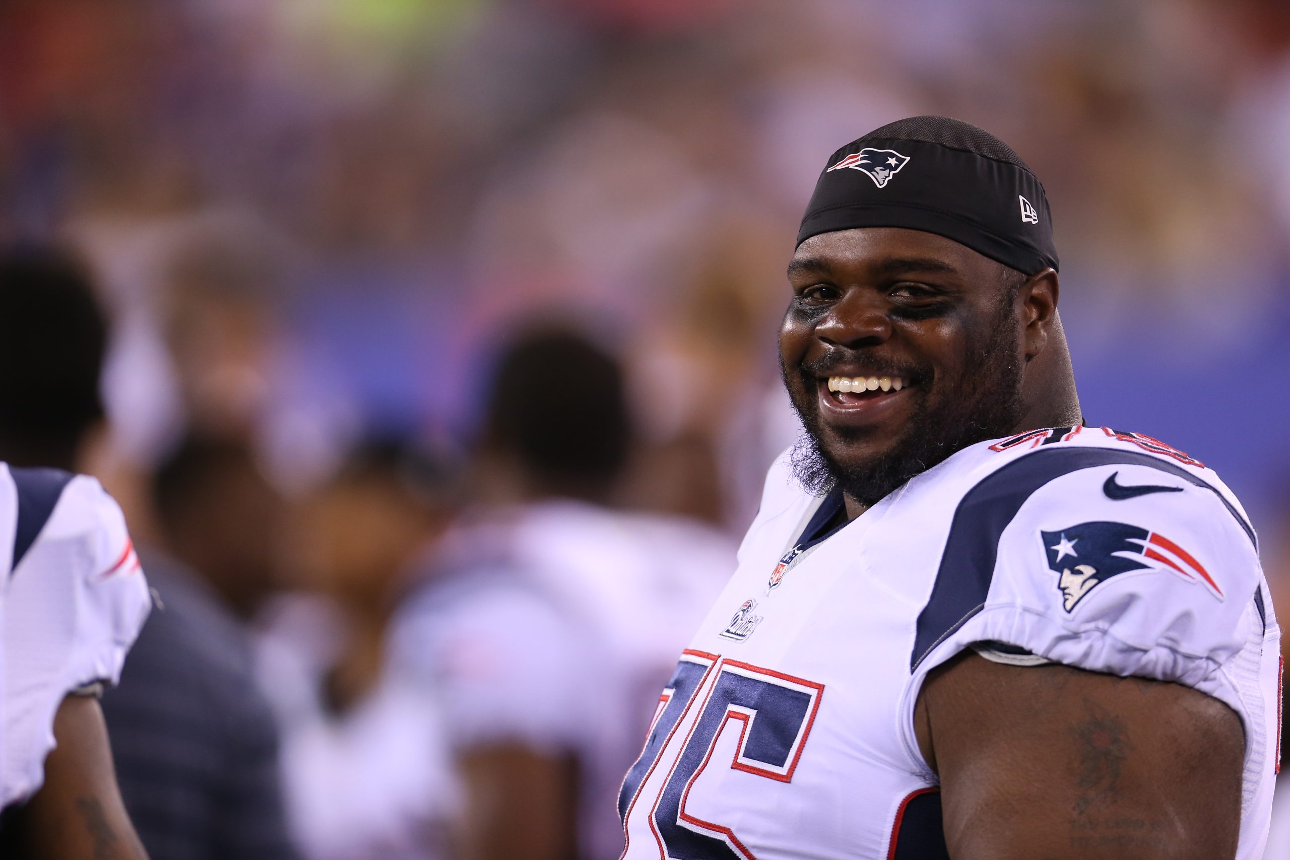 Vince Wilfork wears 'World's Greatest Farter' shirt at press conference  (Photo)