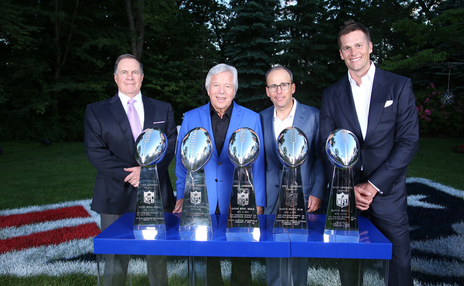 patriots 6 super bowl trophies